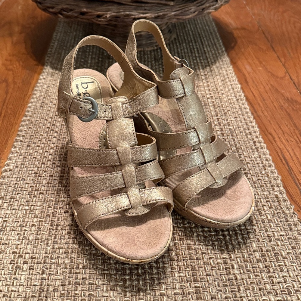 B.O.C. Leather and Cork gold wedge sandals 7